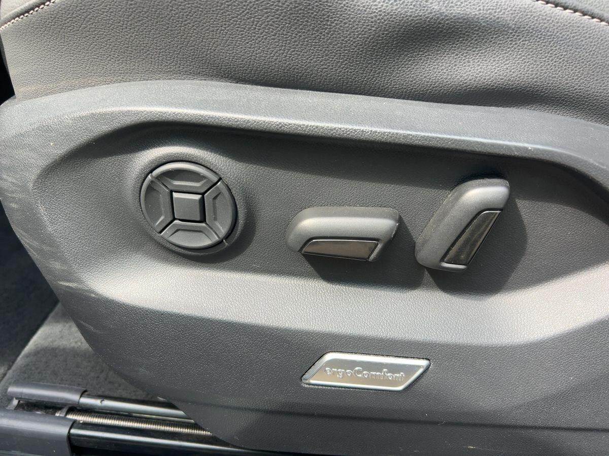 Volkswagen Touareg R-Line 3.0 V6 TDI 4M AHK/LUFT/MATRIX-LED Volkswagen Touareg R-Line 3.0 V6 TDI 4M AHK/LUFT/MATRIX-LED