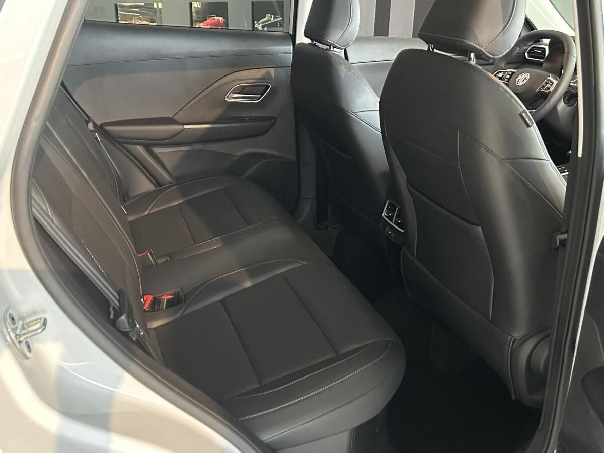 MG ZS 1.5 Hybrid+ Luxury (Privat)