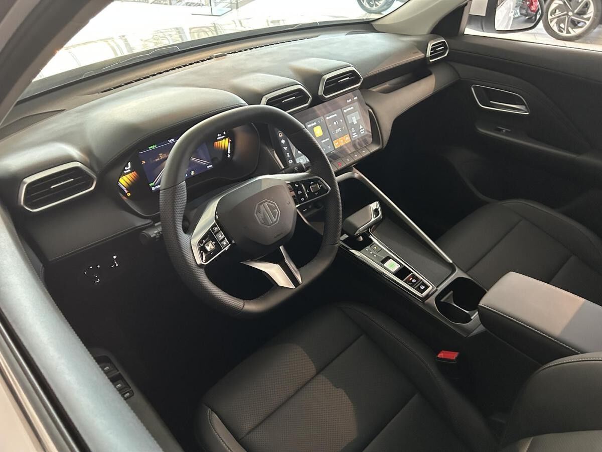 MG ZS 1.5 Hybrid+ Luxury (Privat)