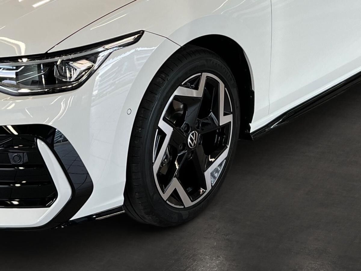Volkswagen Golf R-Line 1.5 eTSI DSG AHK Head-Up Black-Style