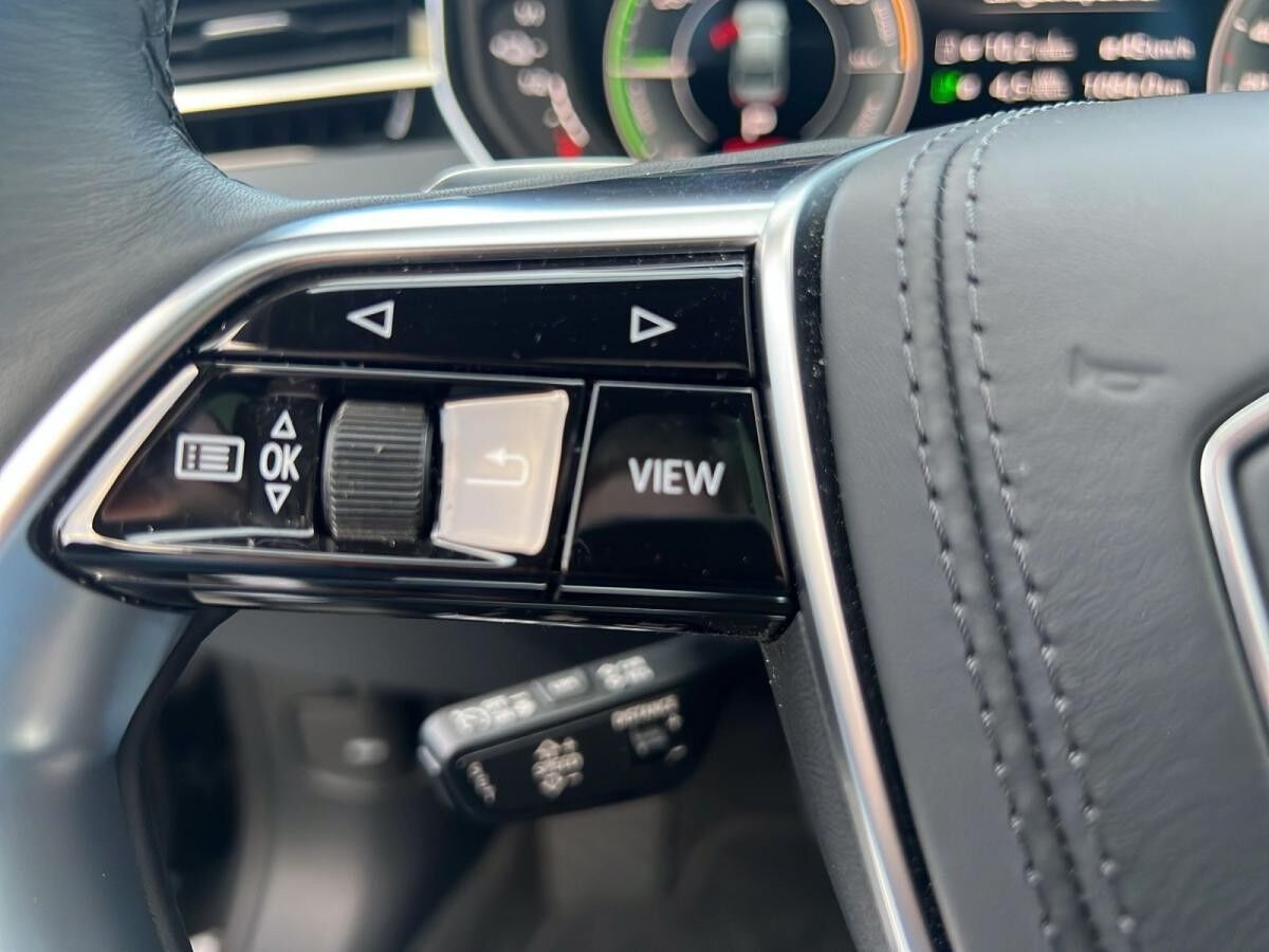 Audi A8 60 TFSIe qu. Pano Matrix LM 20" Navi ACC Soft Close