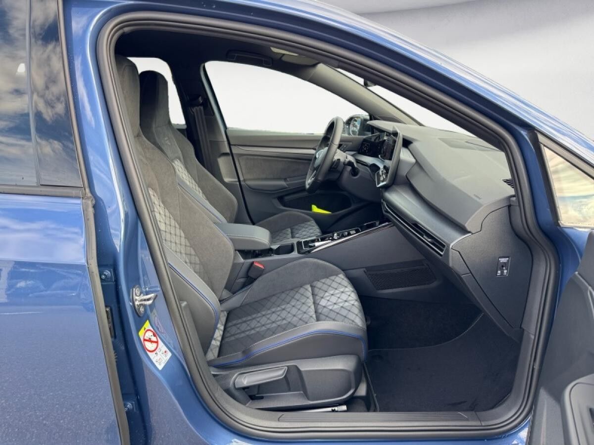 Volkswagen Golf R-Line 1,5 l eTSI 150 PS DSG SOFORT VERFÜGBAR