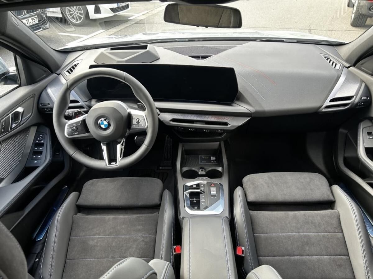 BMW 120 Lenkradheizung - Anhängerkupplung - M Sportpaket Pro - BMW Niere Iconic Glow