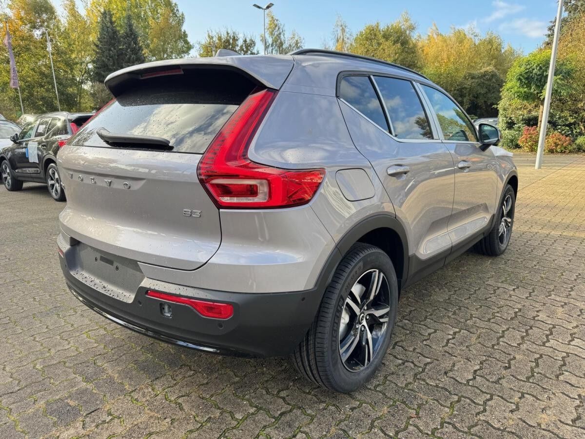 Volvo XC40 B3 DKG PLUS DARK - Pixel - 360 - Sofort lieferbar!