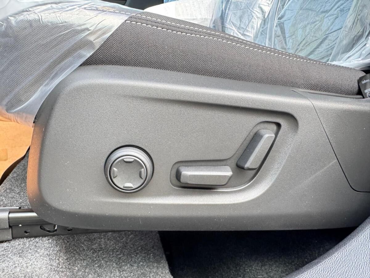 Volvo XC40 B3 DKG PLUS DARK - Pixel - 360 - Sofort lieferbar!