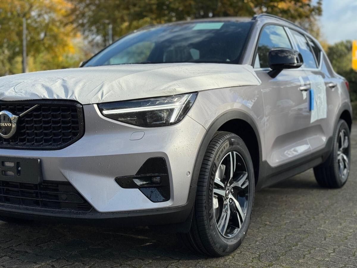 Volvo XC40 B3 DKG PLUS DARK - Pixel - 360 - Sofort lieferbar!