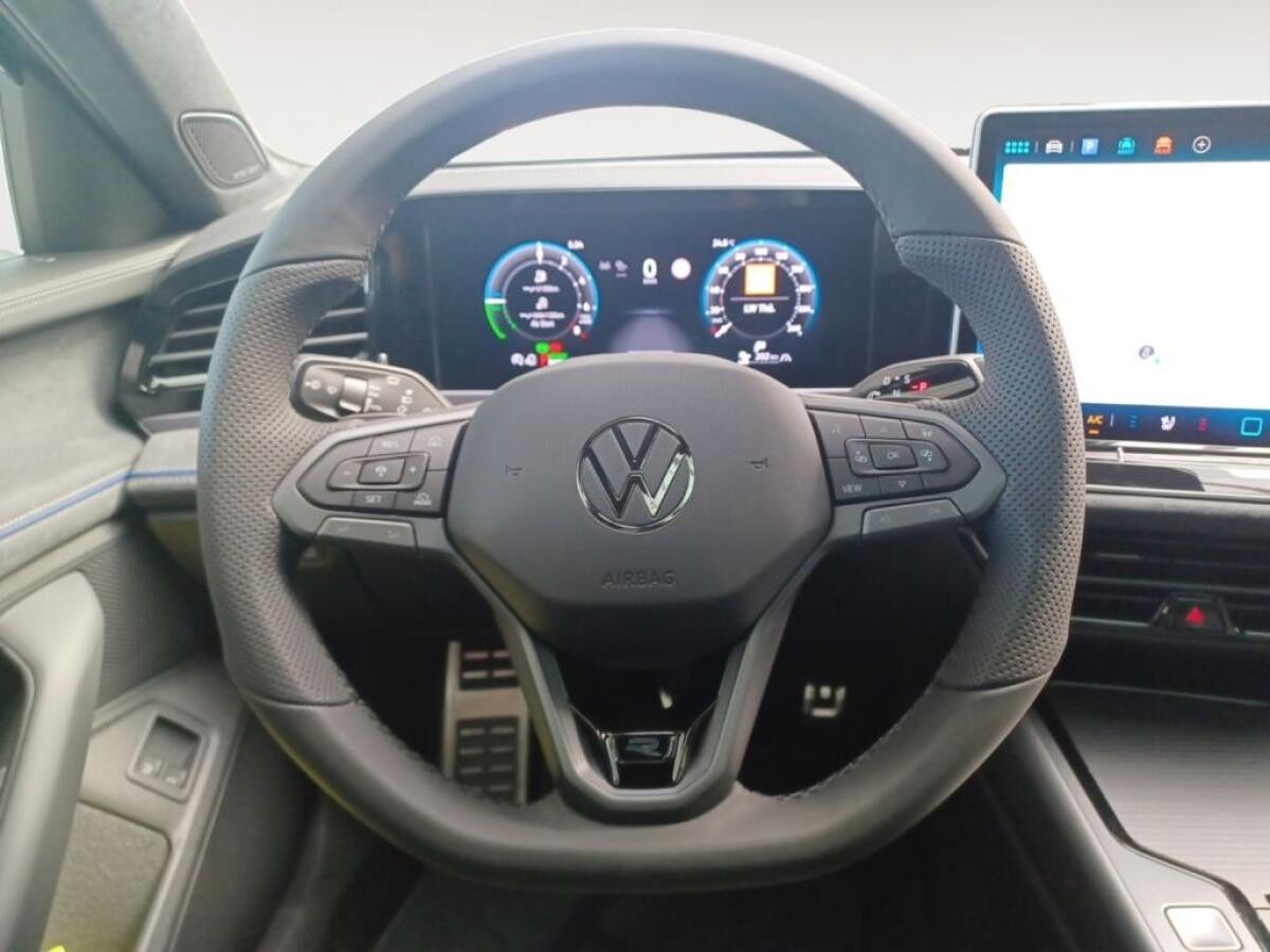 Volkswagen Passat 1.5 eHybrid 130kW DSG R-Line SIGNATURE *SOFORT VERFÜGBAR*