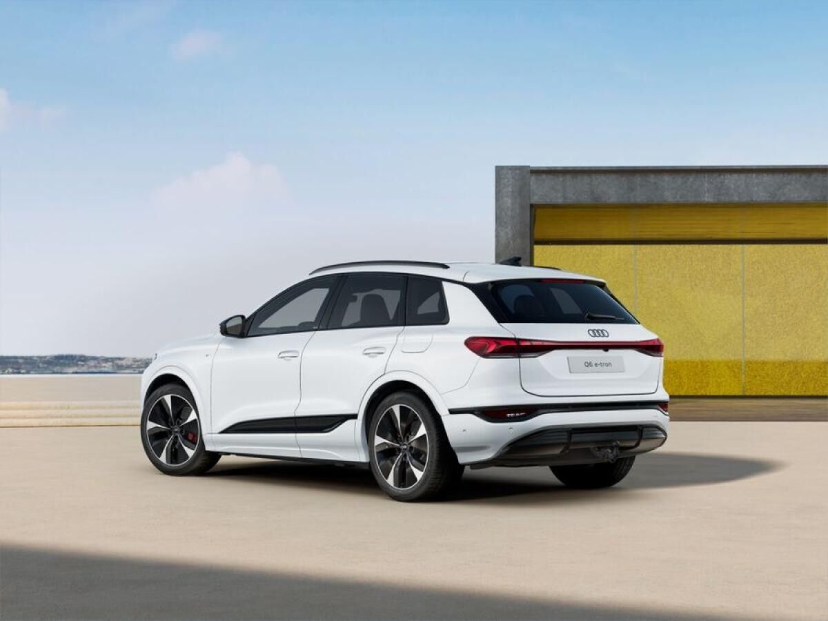 Audi Q6 e-tron performance 225 kW S-line 0,25% VERSTEUERUNG + TECH PLUS + PANO + AHK + 21 ZOLL + KOMFORTPAKET PLUS