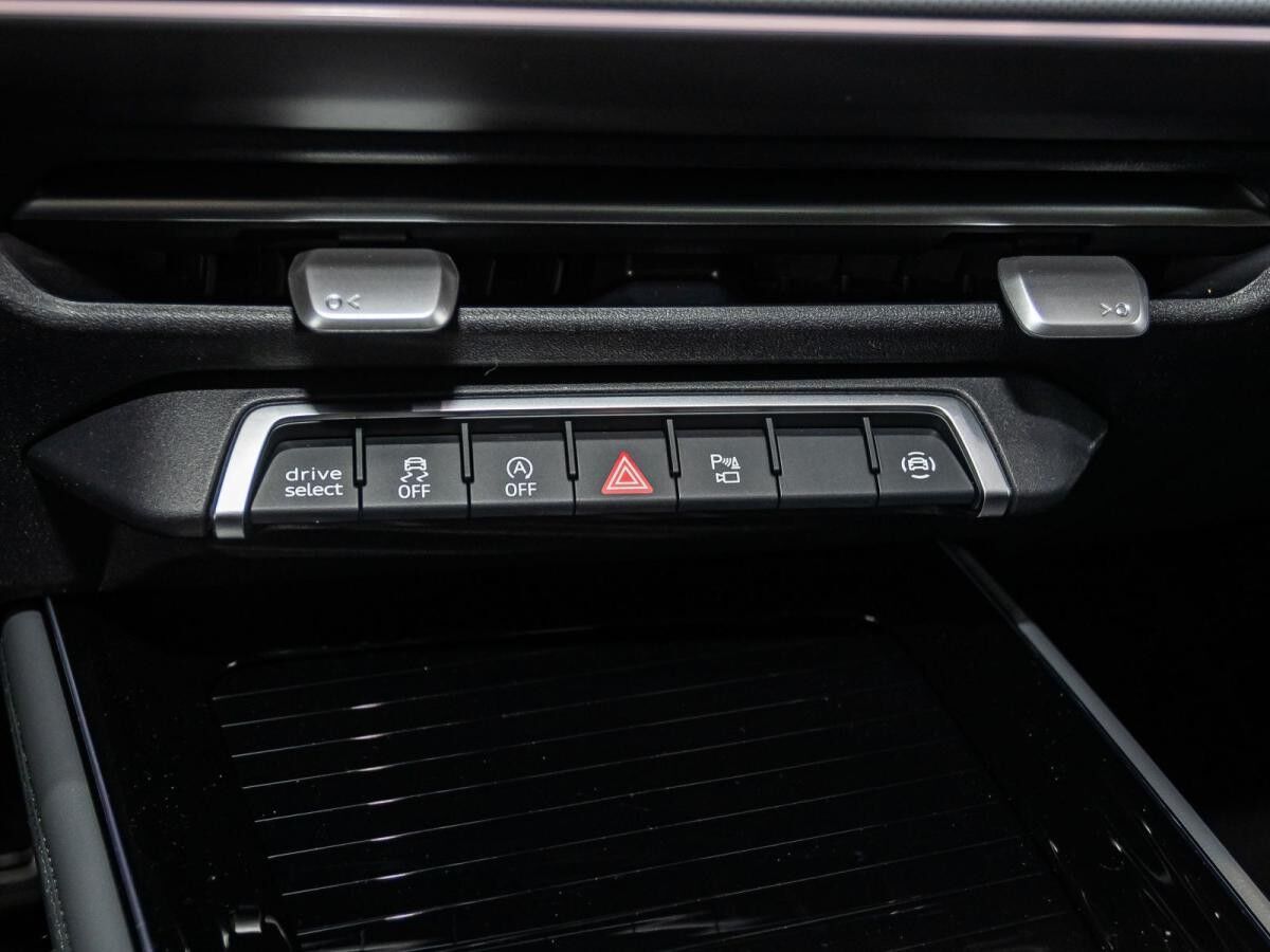 Audi Q3 SUV TFSI S tronic S-Line Tech-Plus Dynamik