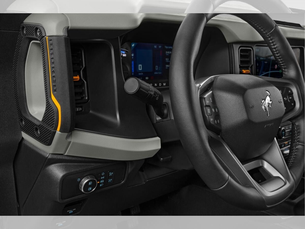 Ford Bronco Badlands V6 4x4 NAVI KAMERA LEDER uvm. Ford Bronco Badlands V6 4x4 NAVI KAMERA LEDER uvm.