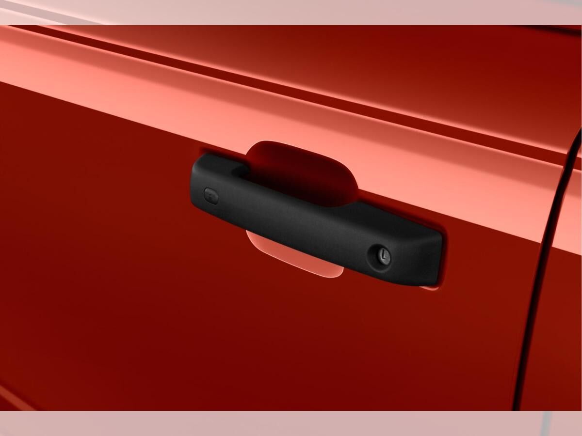 Ford Bronco Badlands V6 4x4 NAVI KAMERA LEDER uvm. Ford Bronco Badlands V6 4x4 NAVI KAMERA LEDER uvm.