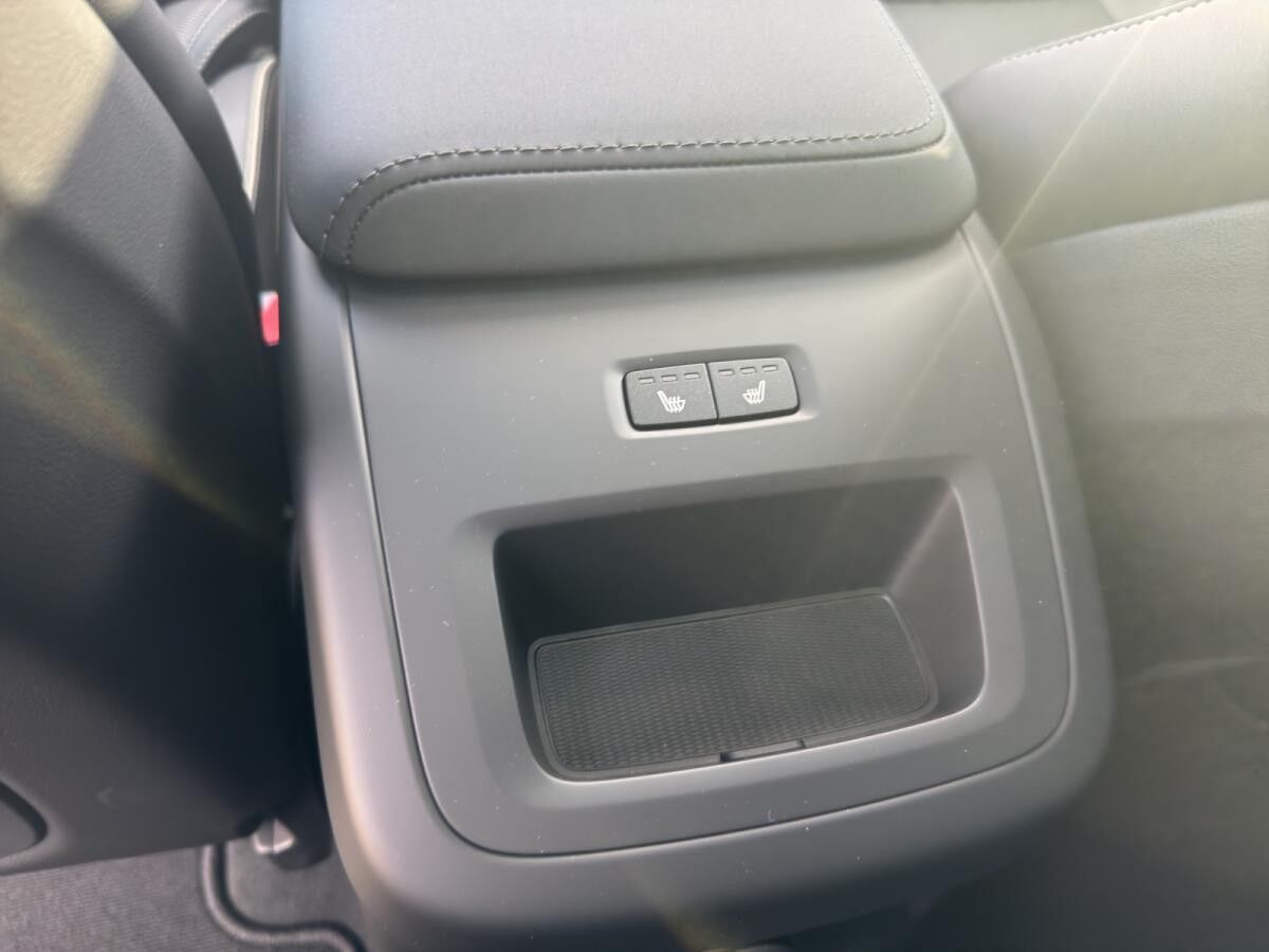 Volvo XC60 Plus Black Edition 2026 T8 AWD