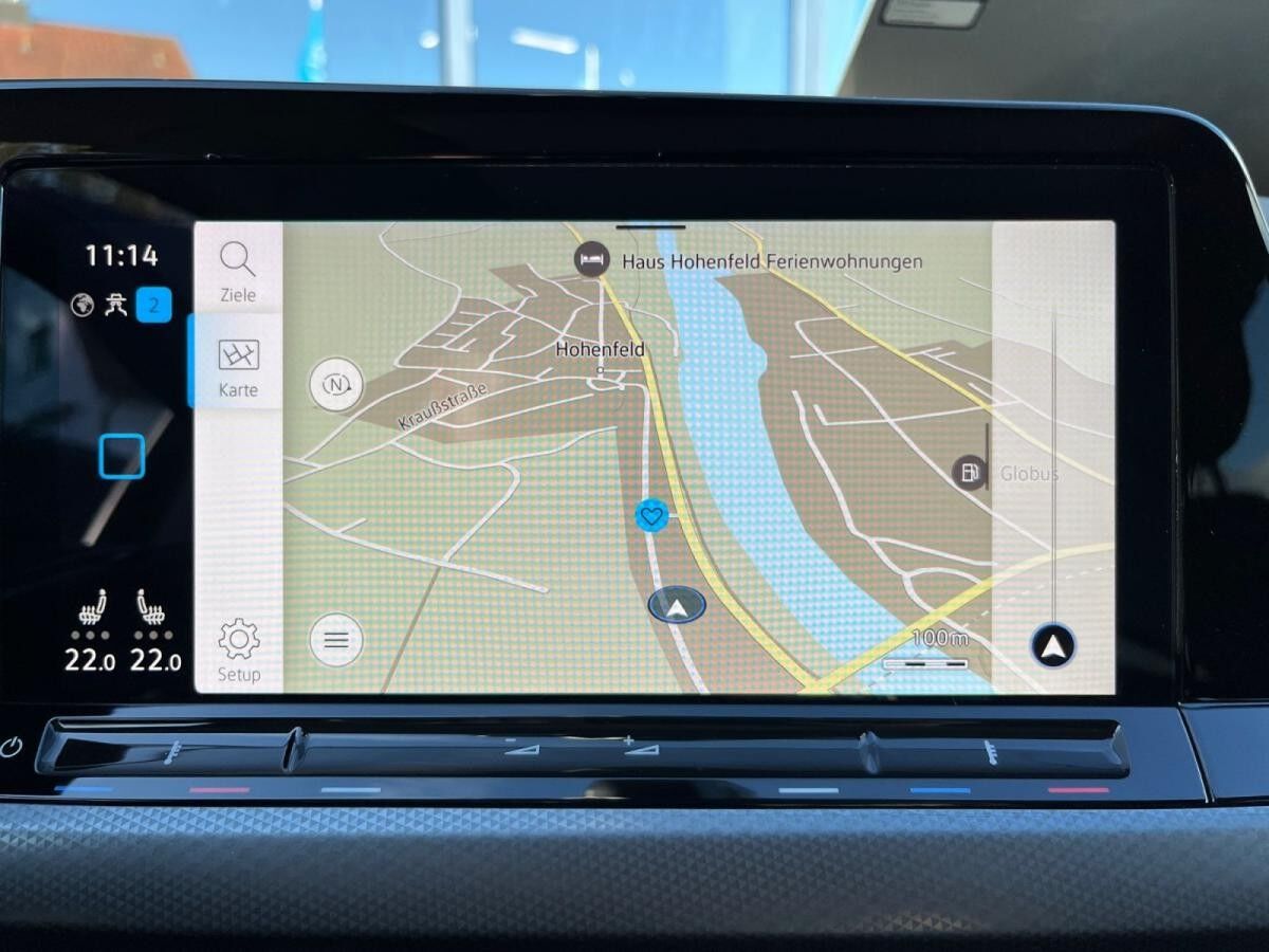 Volkswagen Golf VIII Active 2.0 TDI DSG / Pano, Matrix, AHK