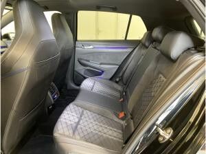 Volkswagen Golf VIII 1.5 eTSI R-Line *Pano*DSG*Navi*PDC