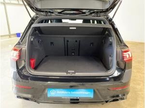 Volkswagen Golf VIII 1.5 eTSI R-Line *Pano*DSG*Navi*PDC