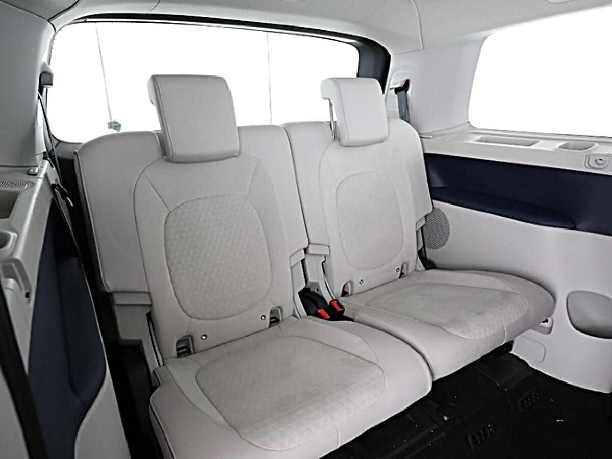 Volkswagen ID.Buzz Pro 286PS 86kWh 6Sitze langer Radstand AHK Winterr. Anschlussgarantie AreaView