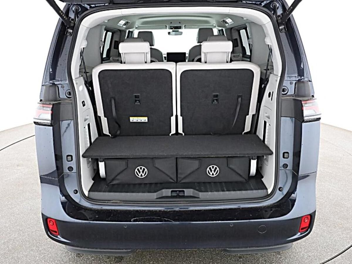 Volkswagen ID.Buzz Pro 286PS 86kWh 6Sitze langer Radstand AHK Winterr. Anschlussgarantie AreaView