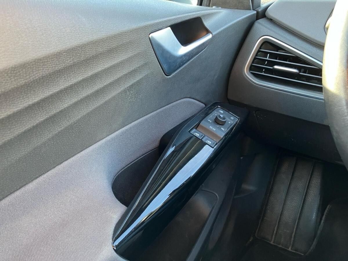 Volkswagen ID.3 PRO ACC.AREA-VIEW.NAVI.LED.APP-C.LKRD-HZG.SHZ