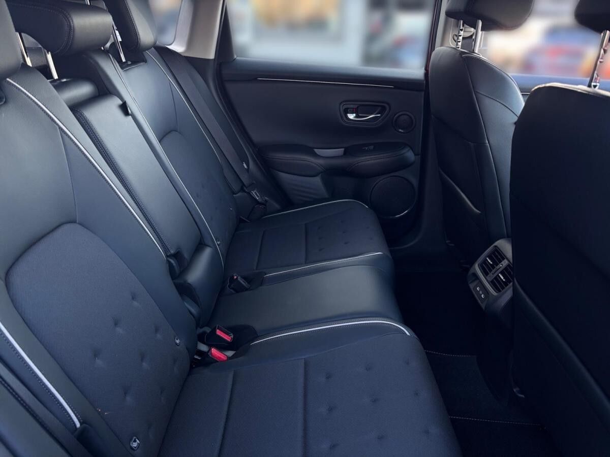 Honda ZR-V Sport mit Black Emblem