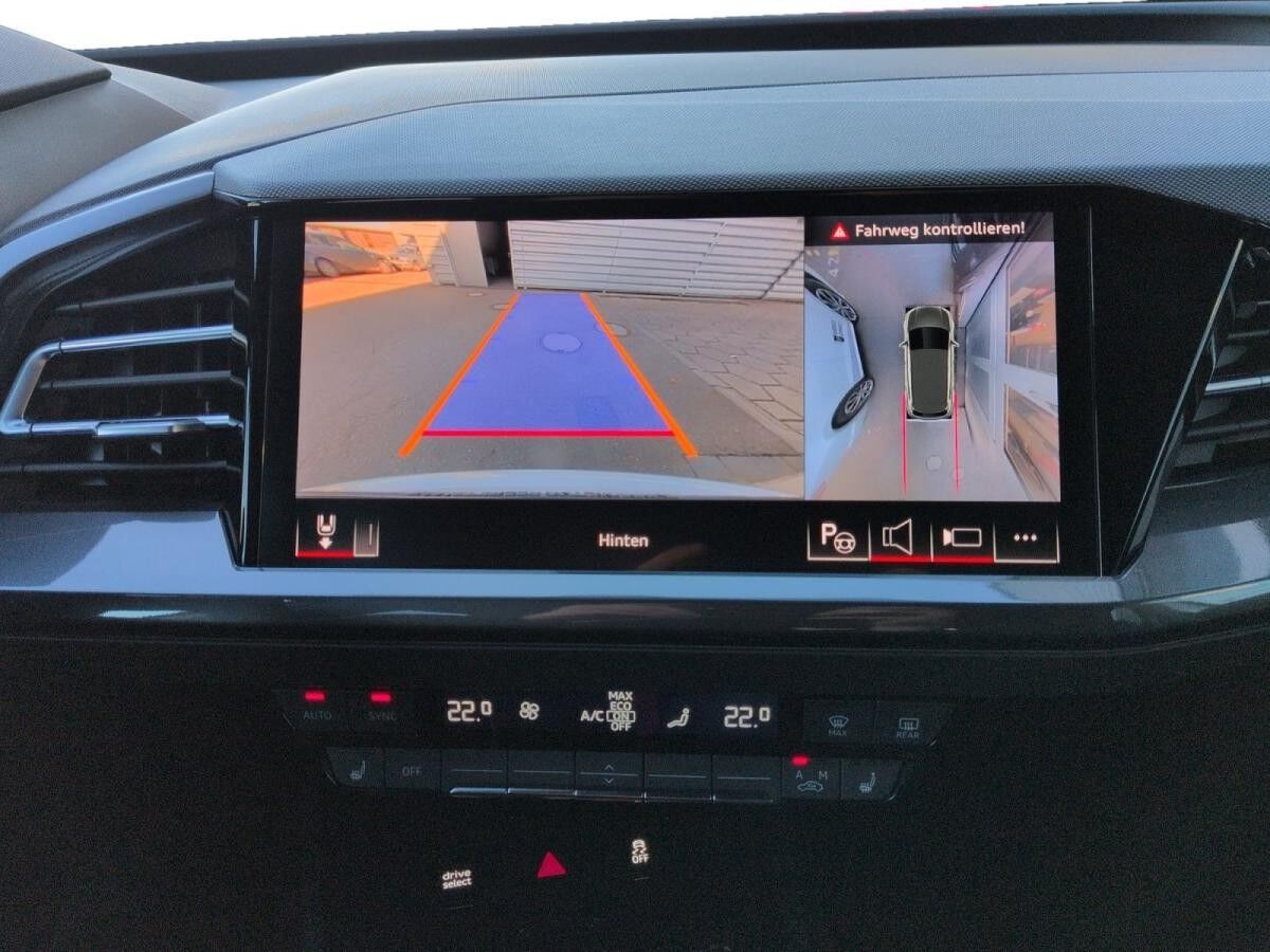 Audi Q4 e-tron 45 S line, AHK, Matrix, 360 Grad, Standklima,