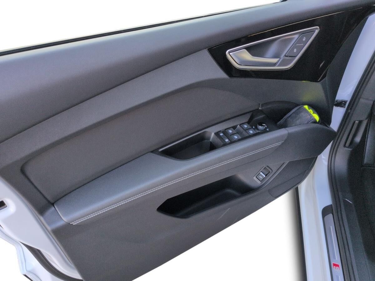 Audi Q4 e-tron 45 S line, AHK, Matrix, 360 Grad, Standklima,