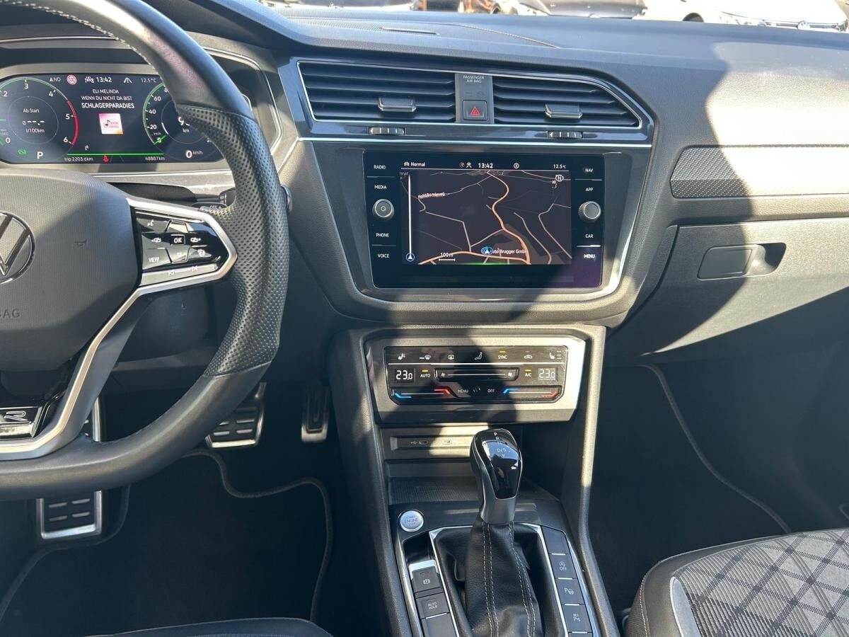 Volkswagen Tiguan Allspace 2.0 TDI DSG 4M R-Line AHK Matrix