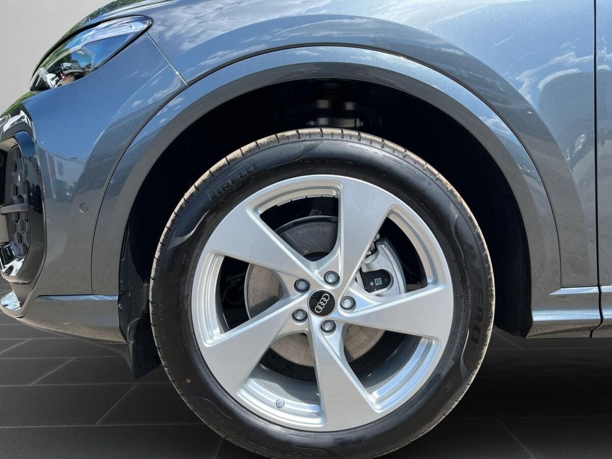 Audi Q5 Sportback TFSI quattro S tronic Audi Q5 Sportback TFSI quattro S tronic