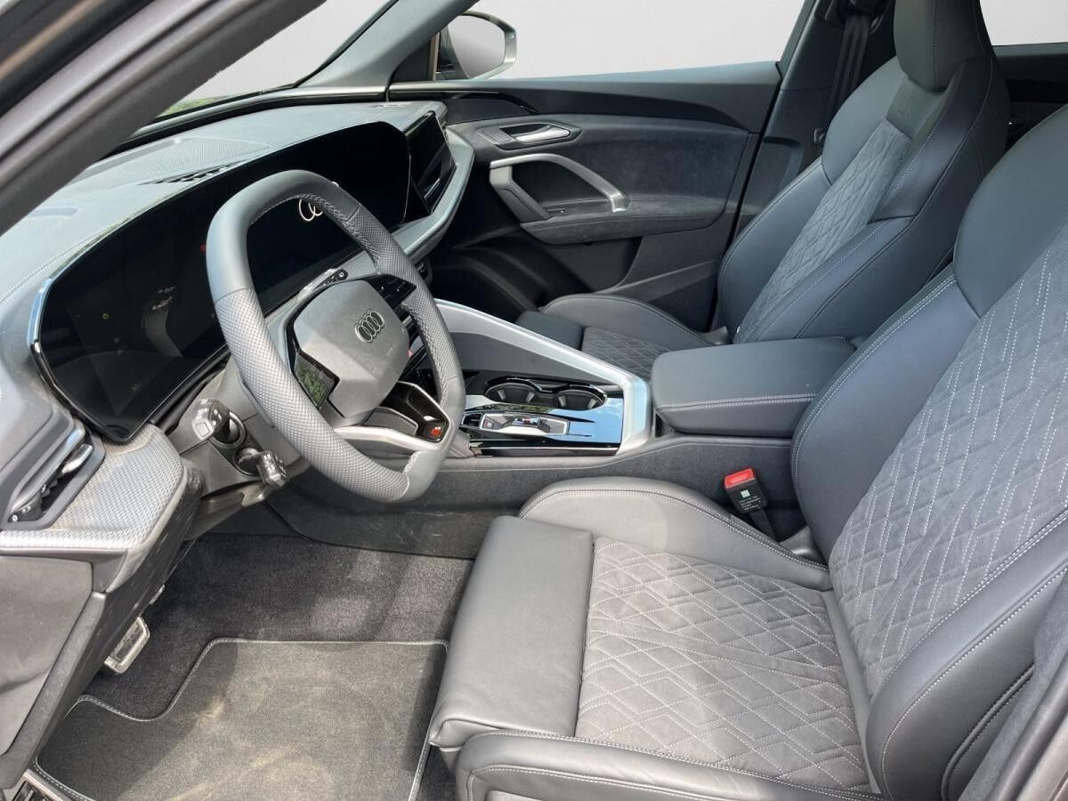 Audi Q5 Sportback TFSI quattro S tronic Audi Q5 Sportback TFSI quattro S tronic