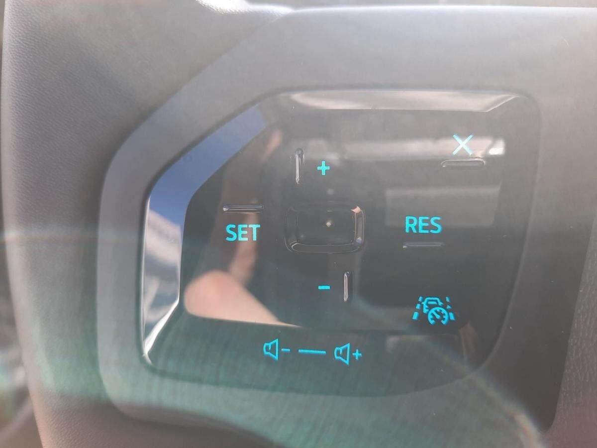 Ford Explorer RWD H ACC 19 Zoll Räder Klima