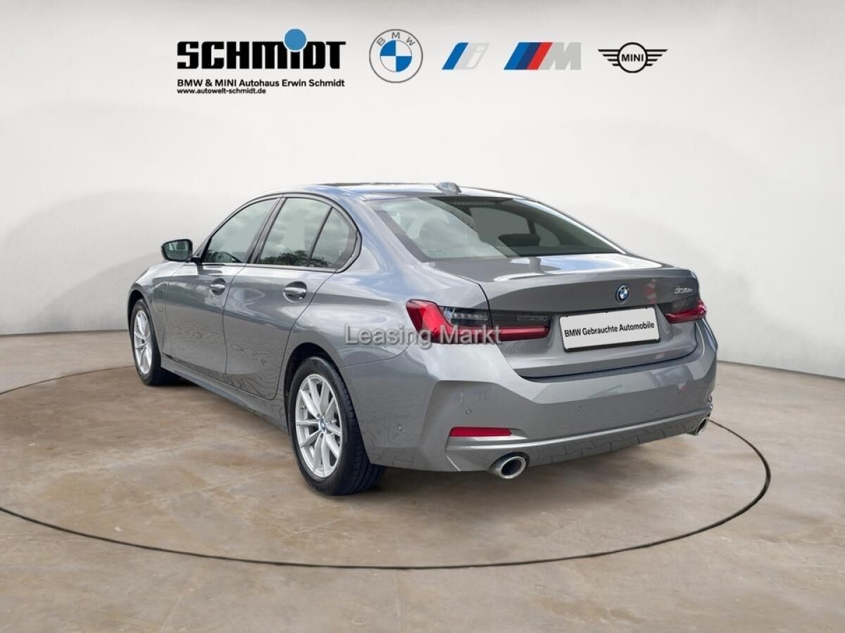 BMW 330 e Limousine / NP= 71.050,- / Adapt. LED /