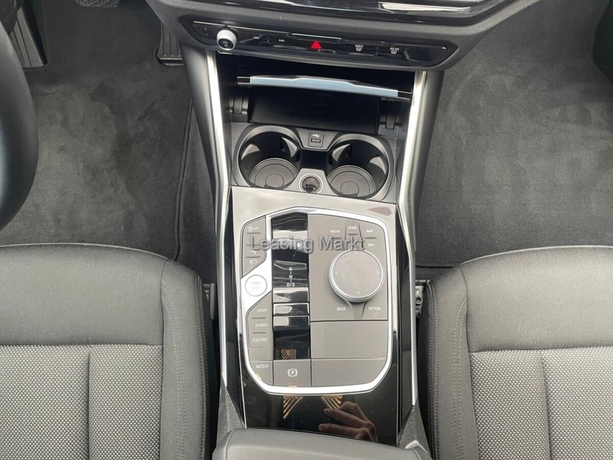 BMW 330 e Limousine / NP= 71.050,- / Adapt. LED /