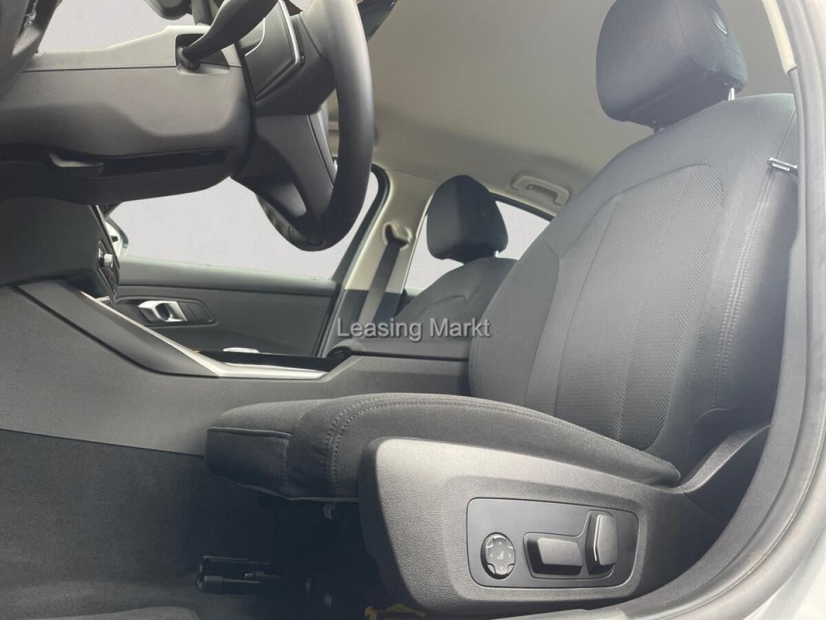 BMW 330 e Limousine / NP= 71.050,- / Adapt. LED /