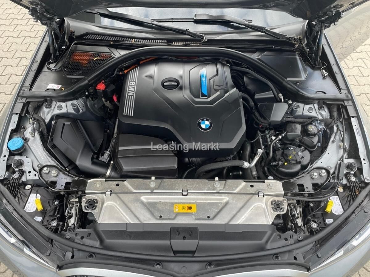 BMW 330 e Limousine / NP= 71.050,- / Adapt. LED /