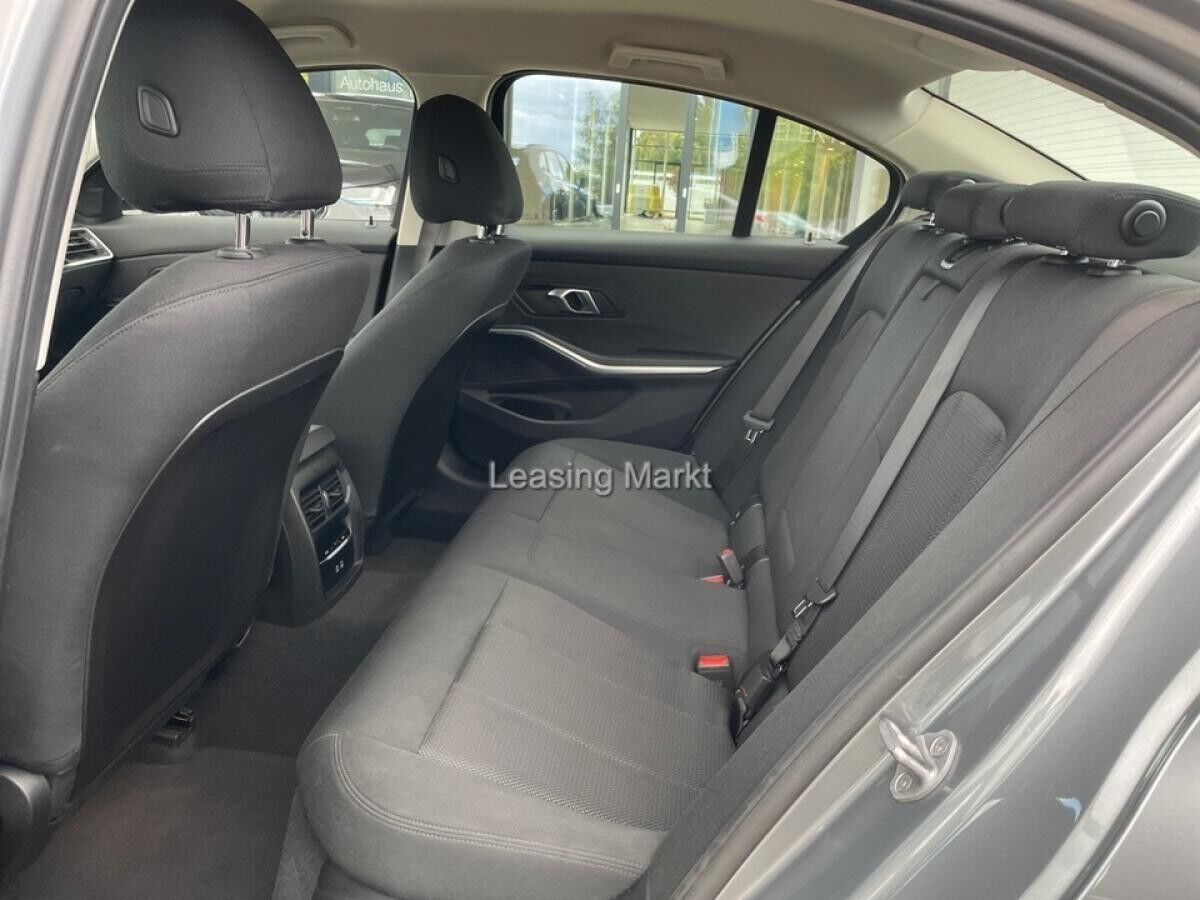 BMW 330 e Limousine / NP= 71.050,- / Adapt. LED /