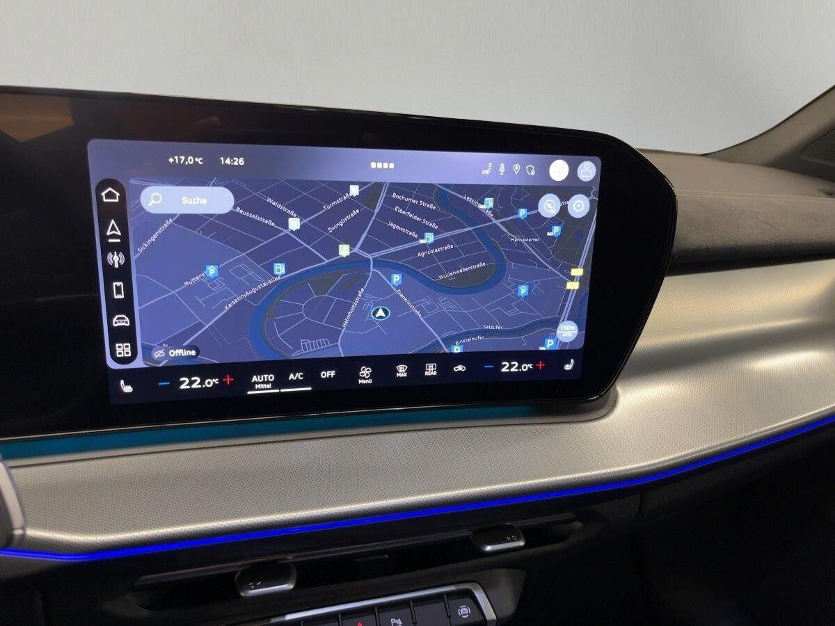 Audi Q3 TFSI quattro S tronic Audi Q3 TFSI quattro S tronic