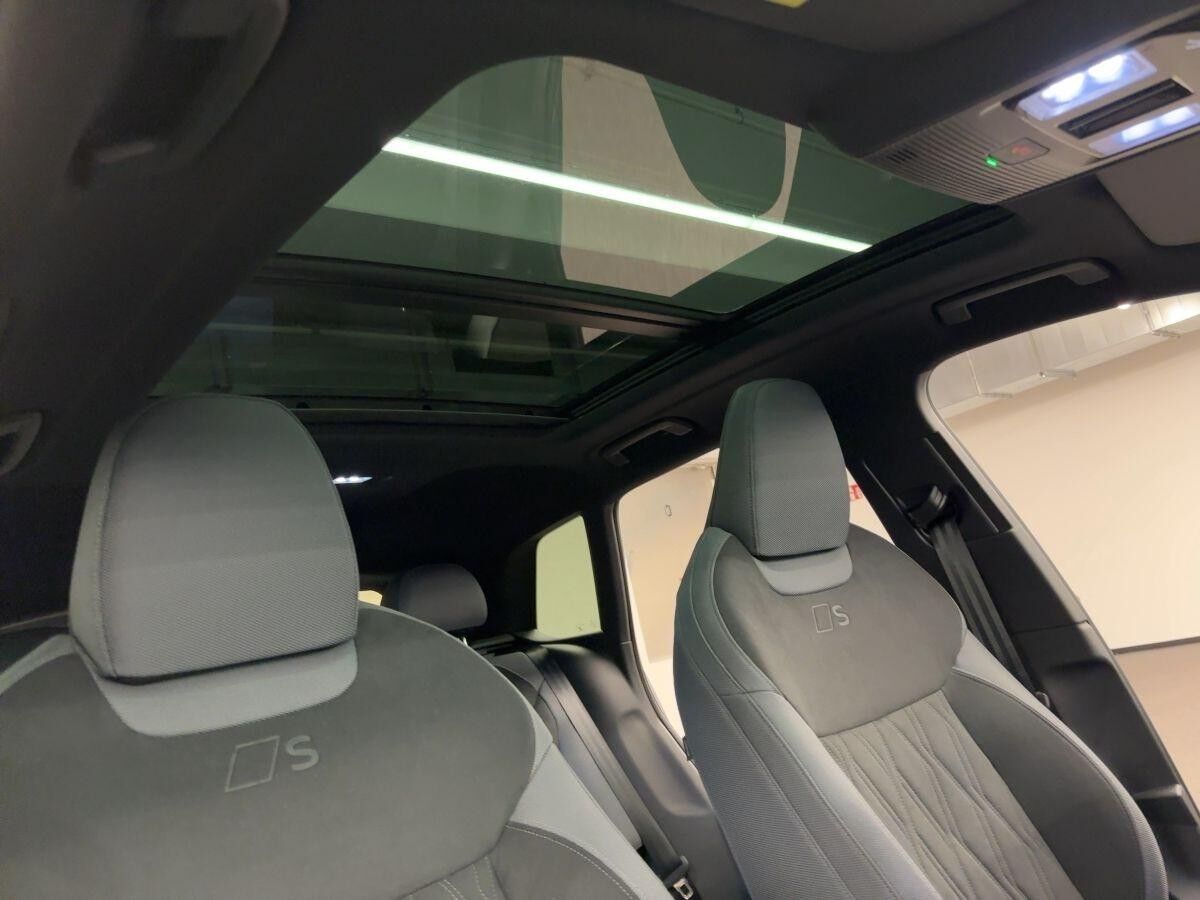 Audi Q3 TFSI quattro S tronic Audi Q3 TFSI quattro S tronic