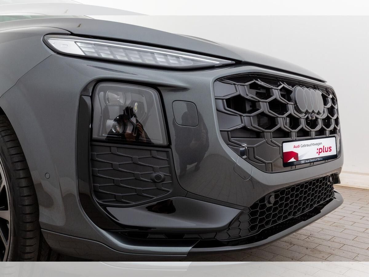 Audi Q3 e-hybrid S tronic Audi Q3 e-hybrid S tronic