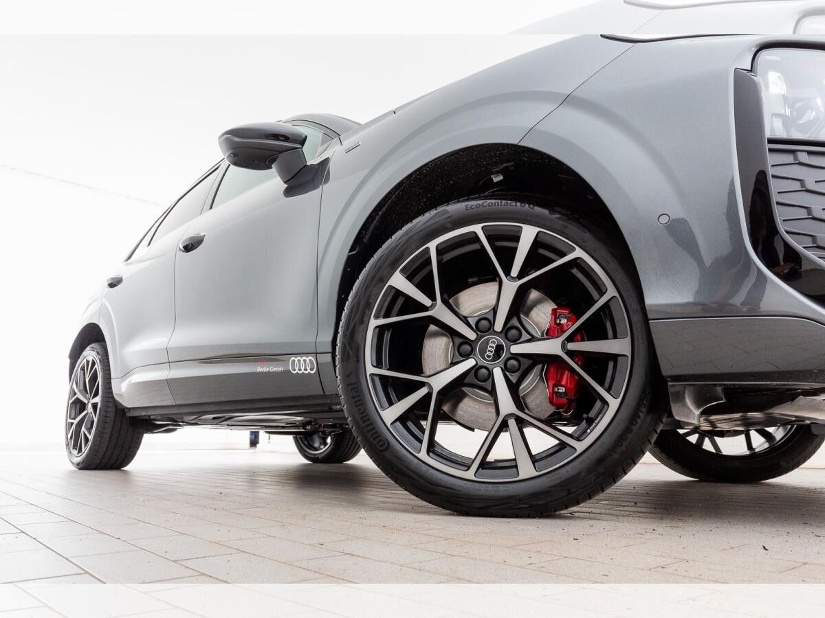 Audi Q3 e-hybrid S tronic Audi Q3 e-hybrid S tronic