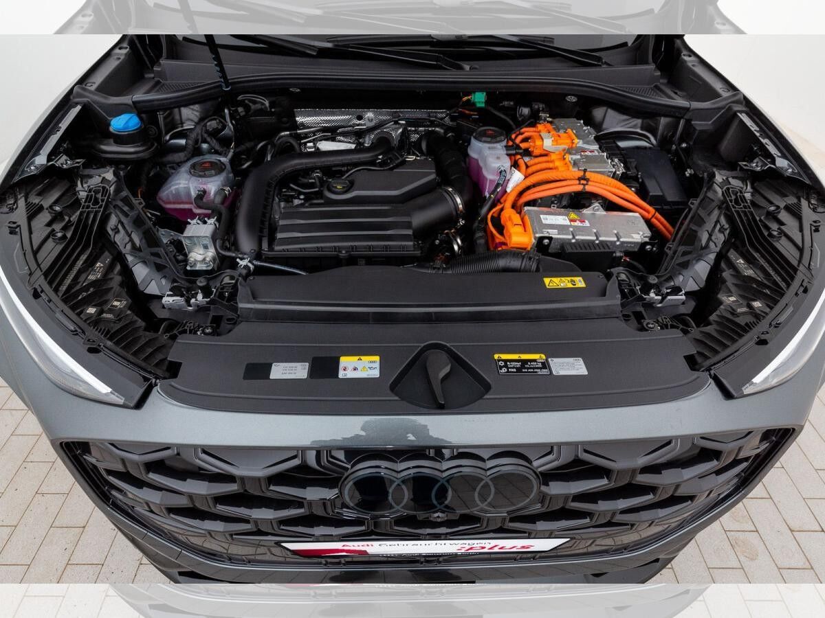 Audi Q3 e-hybrid S tronic Audi Q3 e-hybrid S tronic