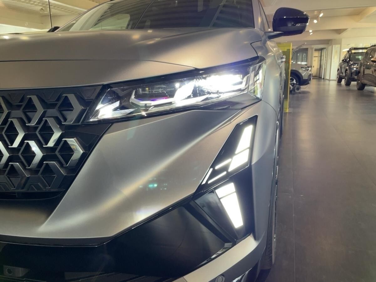 Renault Espace Esprit Alpine Full Hybrid E-Tech 200 5-S. Renault Espace Esprit Alpine Full Hybrid E-Tech 200 5-S.