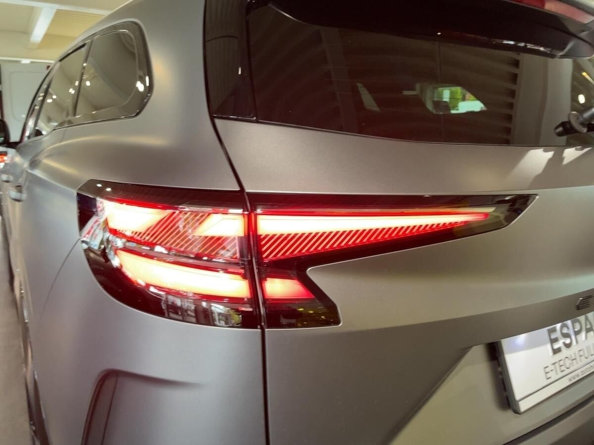 Renault Espace Esprit Alpine Full Hybrid E-Tech 200 5-S. Renault Espace Esprit Alpine Full Hybrid E-Tech 200 5-S.