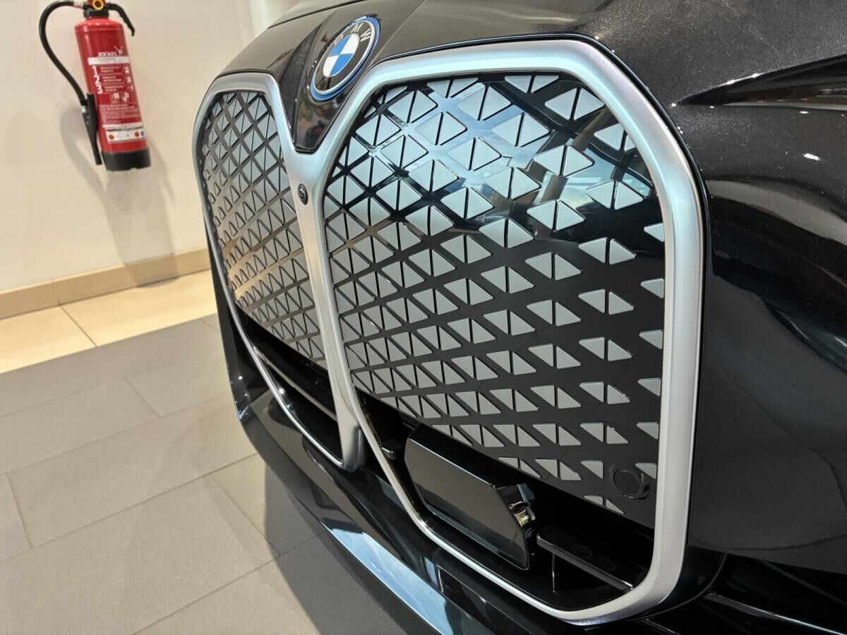 BMW i4 eDrive35 AKTION:INKL.WKR+M Sport+0,25DW+18LM+AHK+HEADUP+COMFORTPAKET