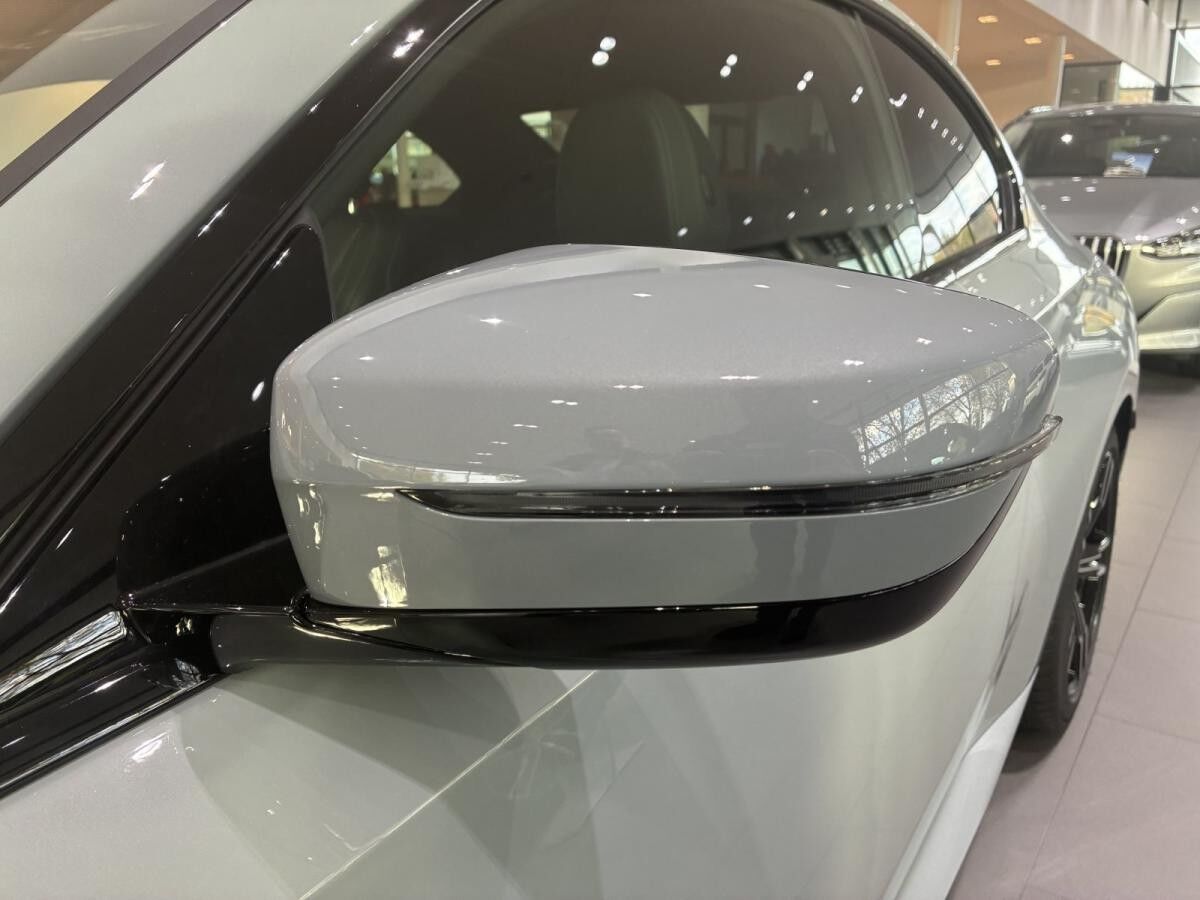 BMW 230 i Coupé M Sportpaket+17ZL+LED+PREMIUNPAKET+NAVI+KAMERA+SIHZ+HIFI+