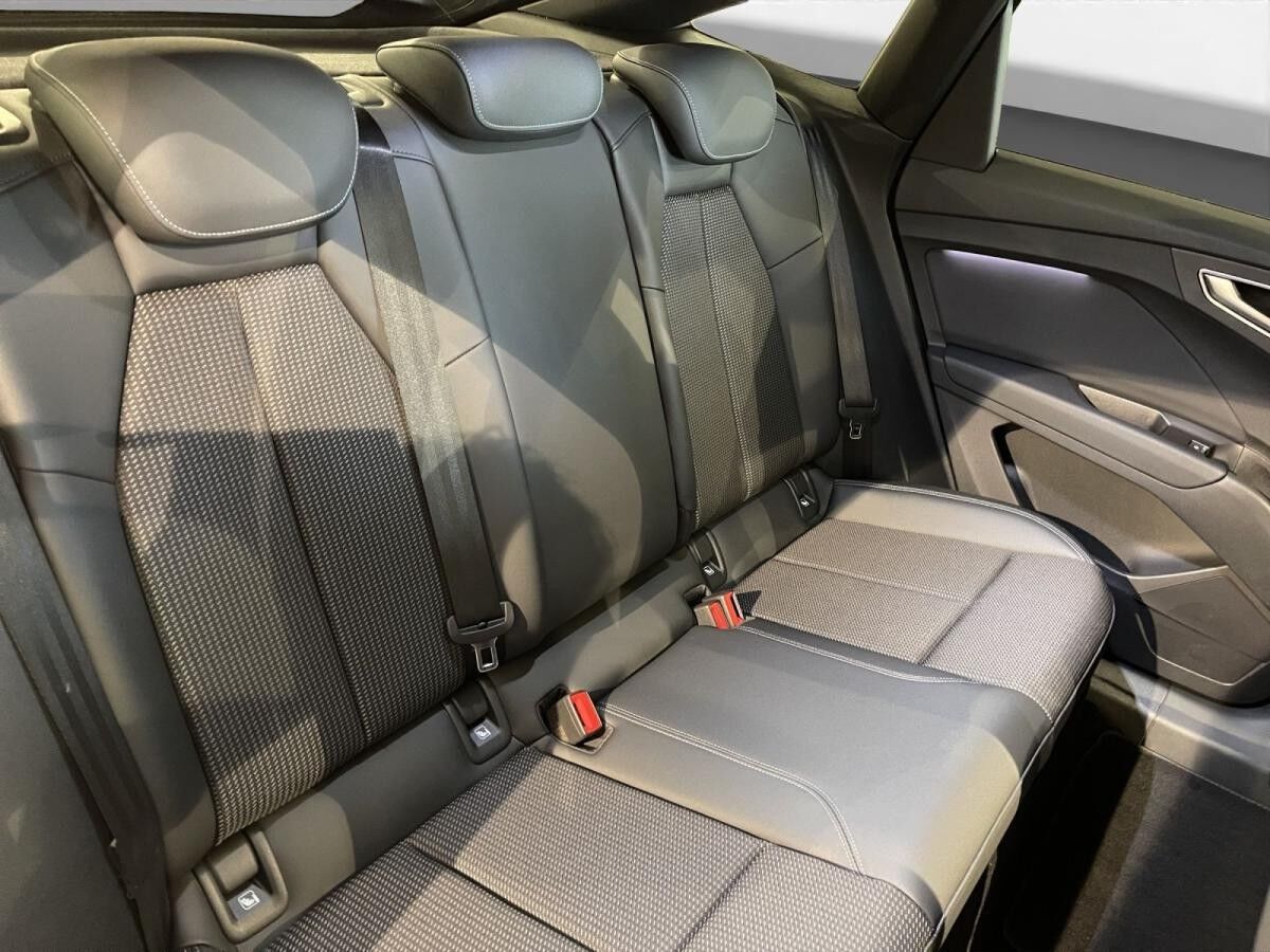 Audi Q4 e-tron Q4 Sportback e-tron 45 S line AHK Matrix LM 21" Navi RFK ACC