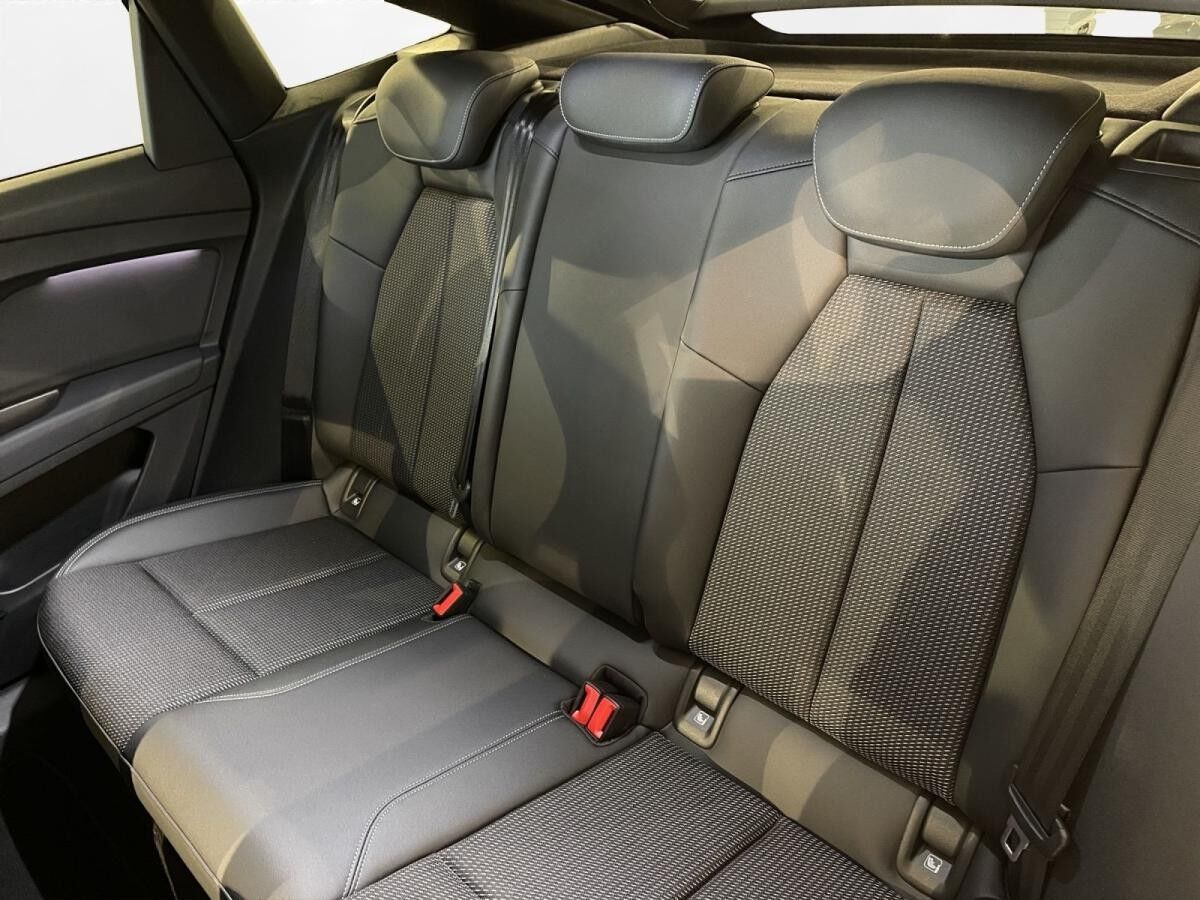 Audi Q4 e-tron Q4 Sportback e-tron 45 S line AHK Matrix LM 21" Navi RFK ACC