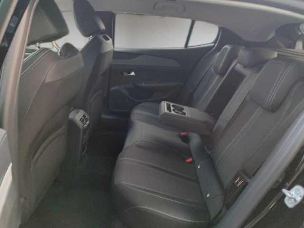 Peugeot 408 HYBRID 145 e-DSC6 Allure