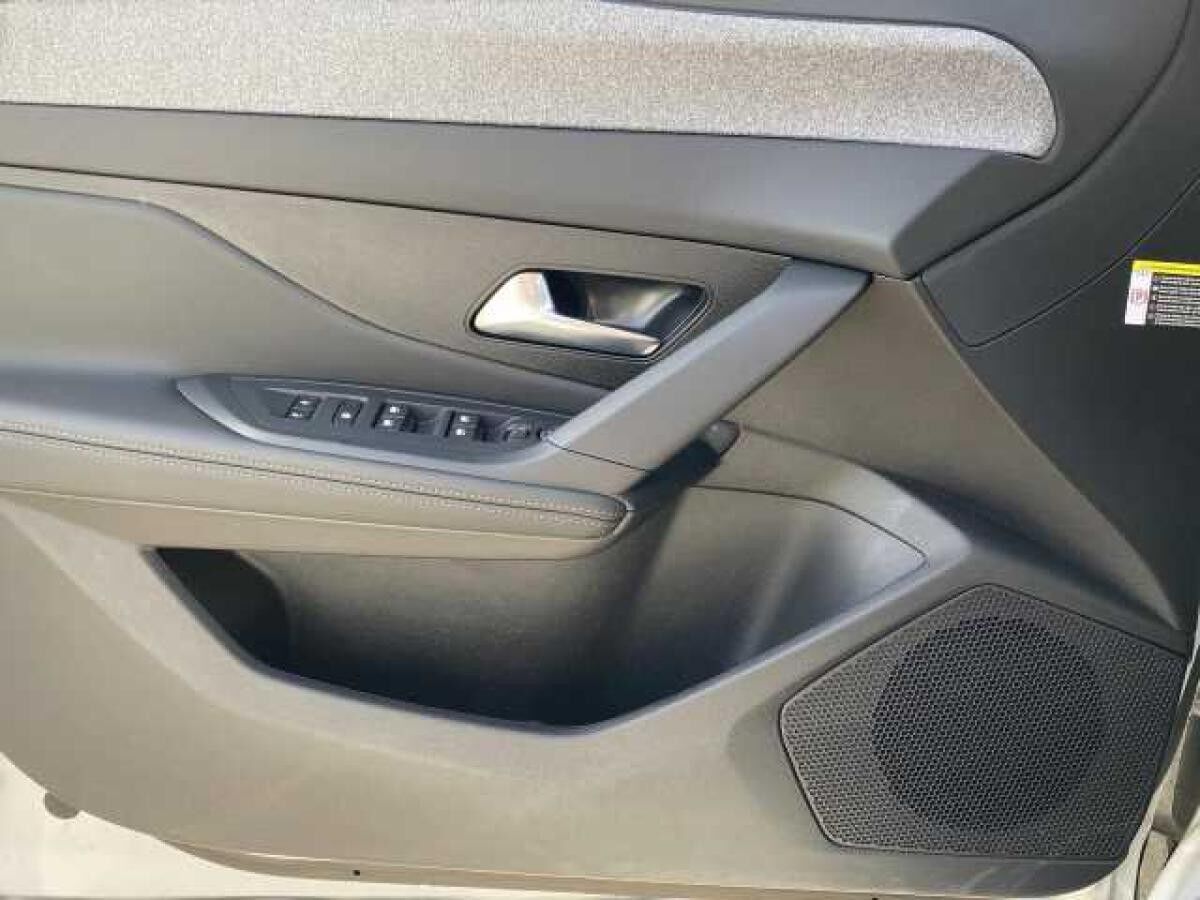 Peugeot 408 HYBRID 145 e-DSC6 Allure