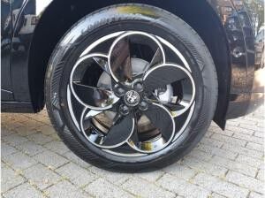 Alfa Romeo Junior Ibrida Q4 1,2 VGT 107kW - Panoramadach-