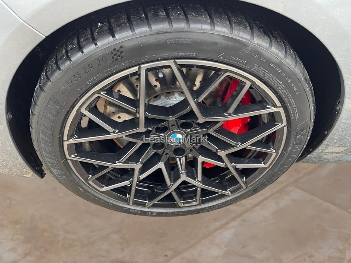 BMW M8 Competition xDrive Cabrio + M Carbon Paket