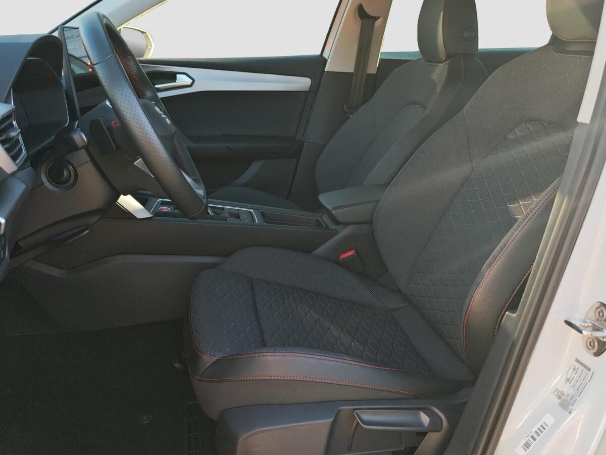 Seat Leon Sportstourer FR-Line 1.5 eTSI Convenience Visio+ MATRIX